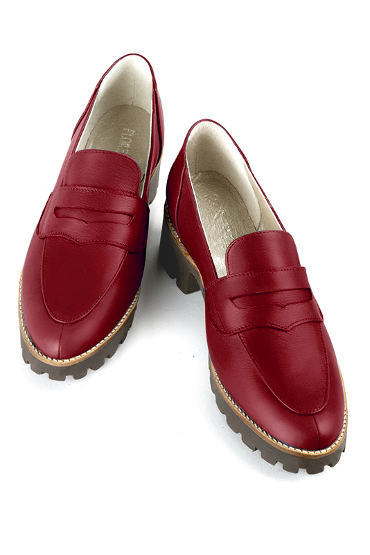 Cardinal red women's casual loafers. Round toe. Low rubber soles. Top view - Florence KOOIJMAN